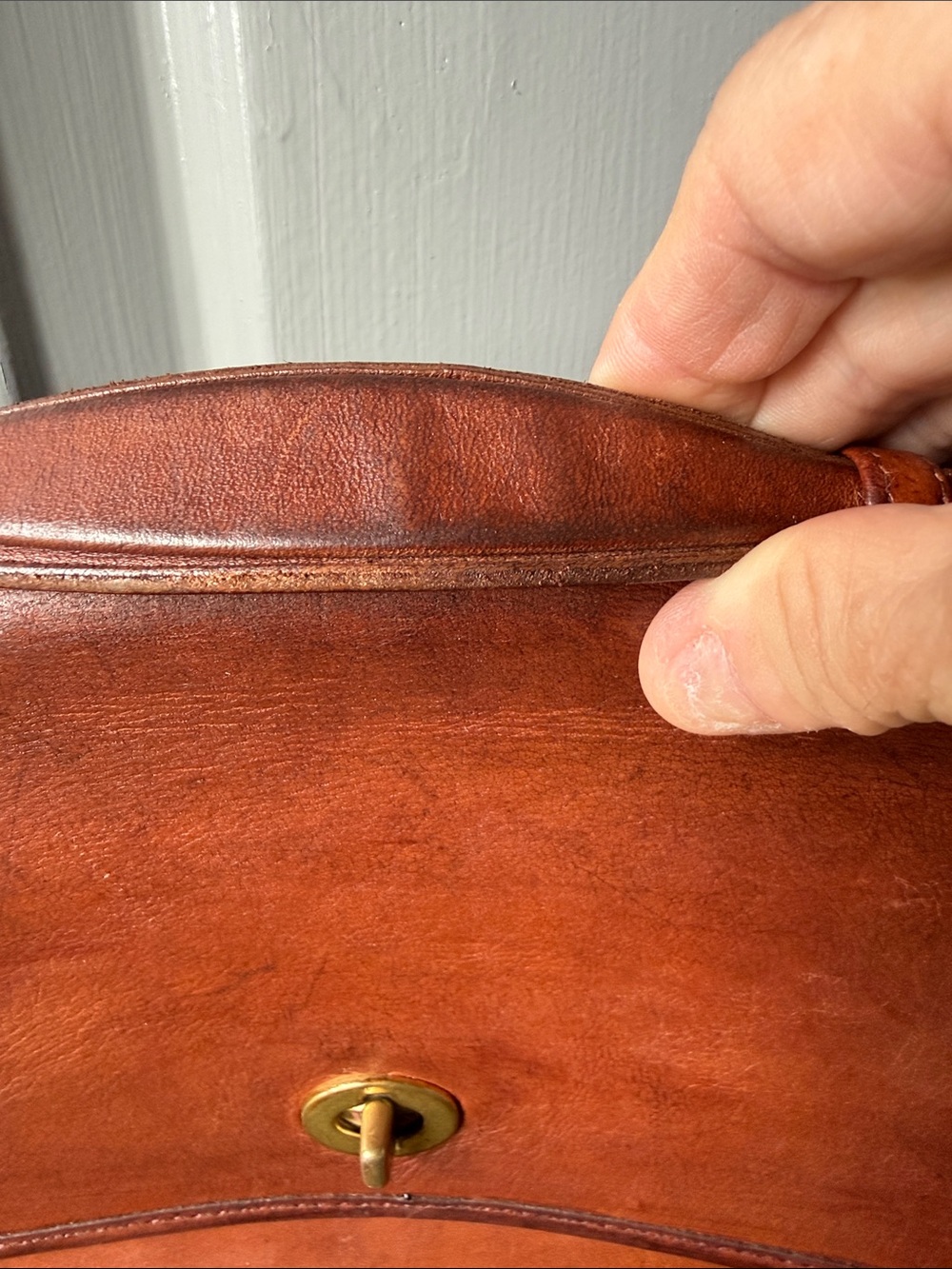 Vintage Coach Leather Crossbody Bag in Brown with Brass Hardware - Picture 7 of 11
